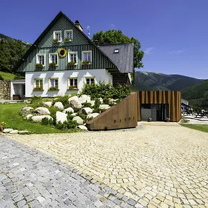 בית הארחה Slunecnice & Panorama Restaurace Farma, Špindlerŭv Mlýn